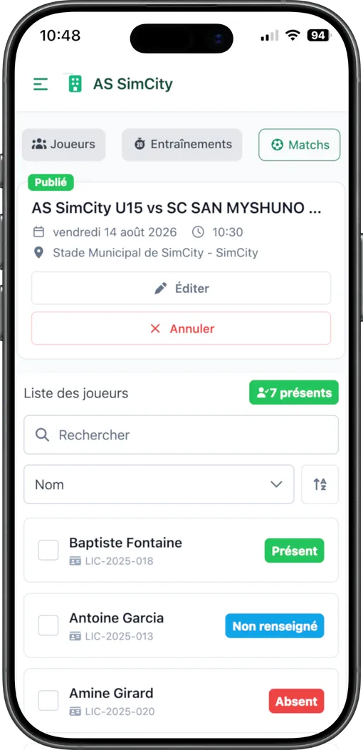 Écran mobile de la liste des joueurs convoqués avec leur statut, côté coach